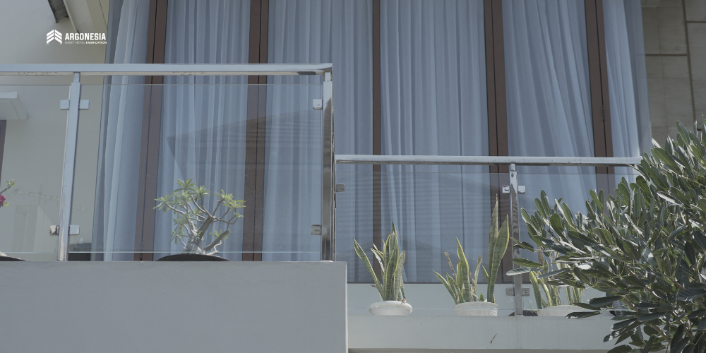 Railing balkon Kaca